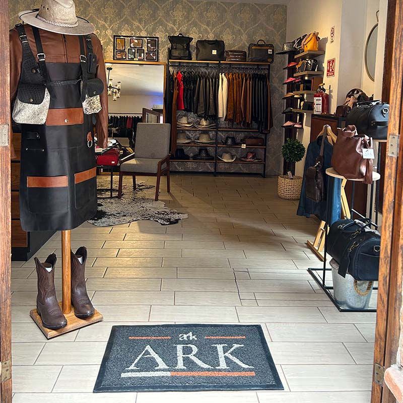 ARK Solo piel